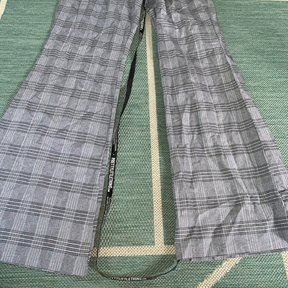 Pretty Little Thing pants - Picture 2 of 3